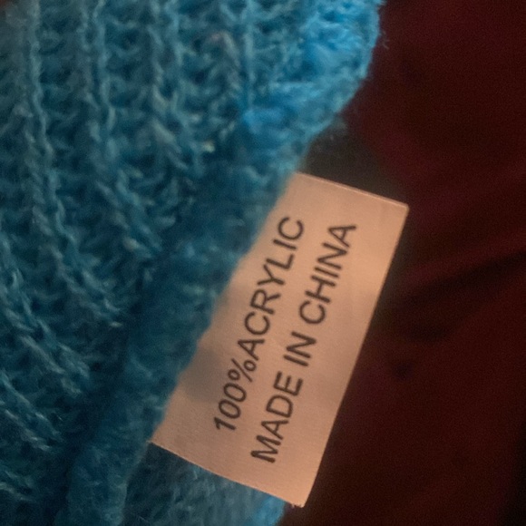 WINTER HAT - Picture 5 of 5